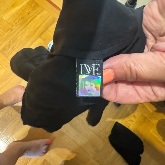 DVF Diane von Furstenberg satin 100% silk blouse shirt Sz 14 - Picture 14 of 16